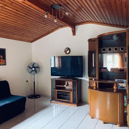 Nadia'S Beach House Пефкари Экстерьер фото