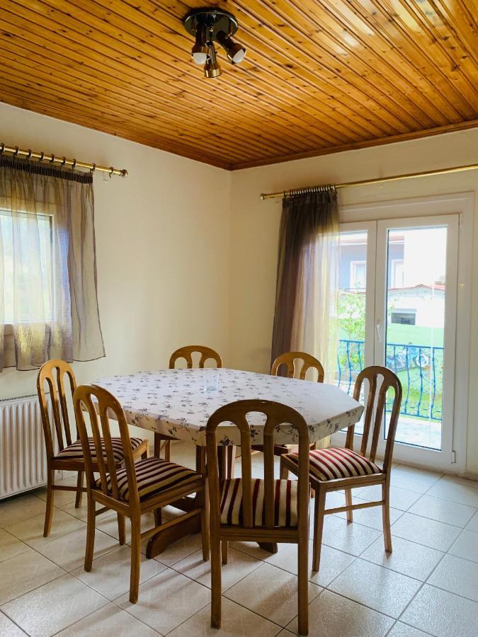 Nadia'S Beach House Пефкари Экстерьер фото